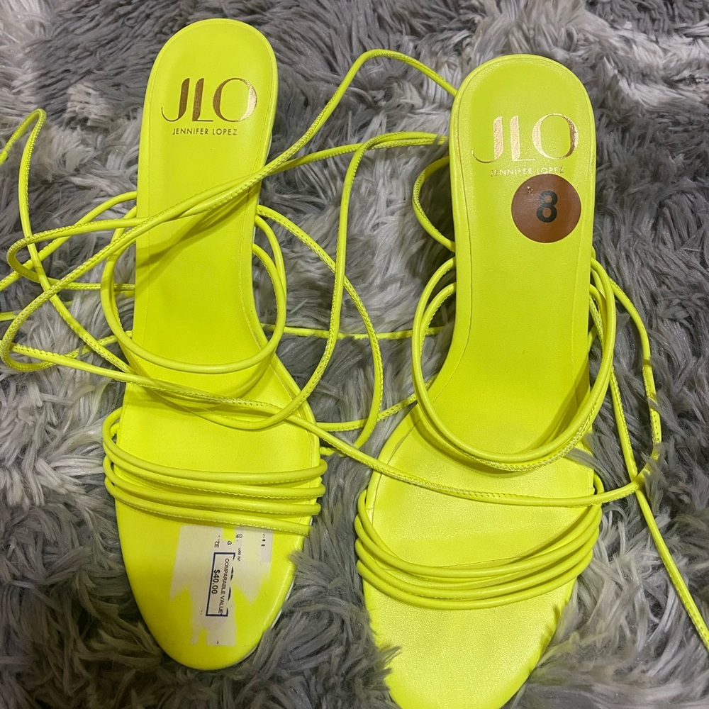JLO high heels sandals Brand New Size Us 8 never wirn tags on electric yellow